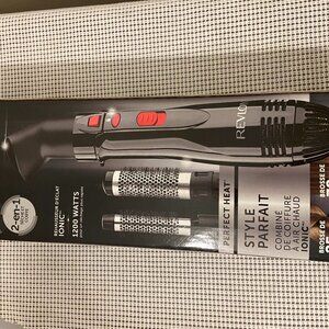 REVLON 2-en-1 SECHE HEET ET COIFFE REHAUSSEUR D'ÉCLAT IONIC 1200 WATTS pour un s